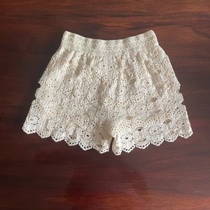 MISS KELLY CROCHET SHORTS